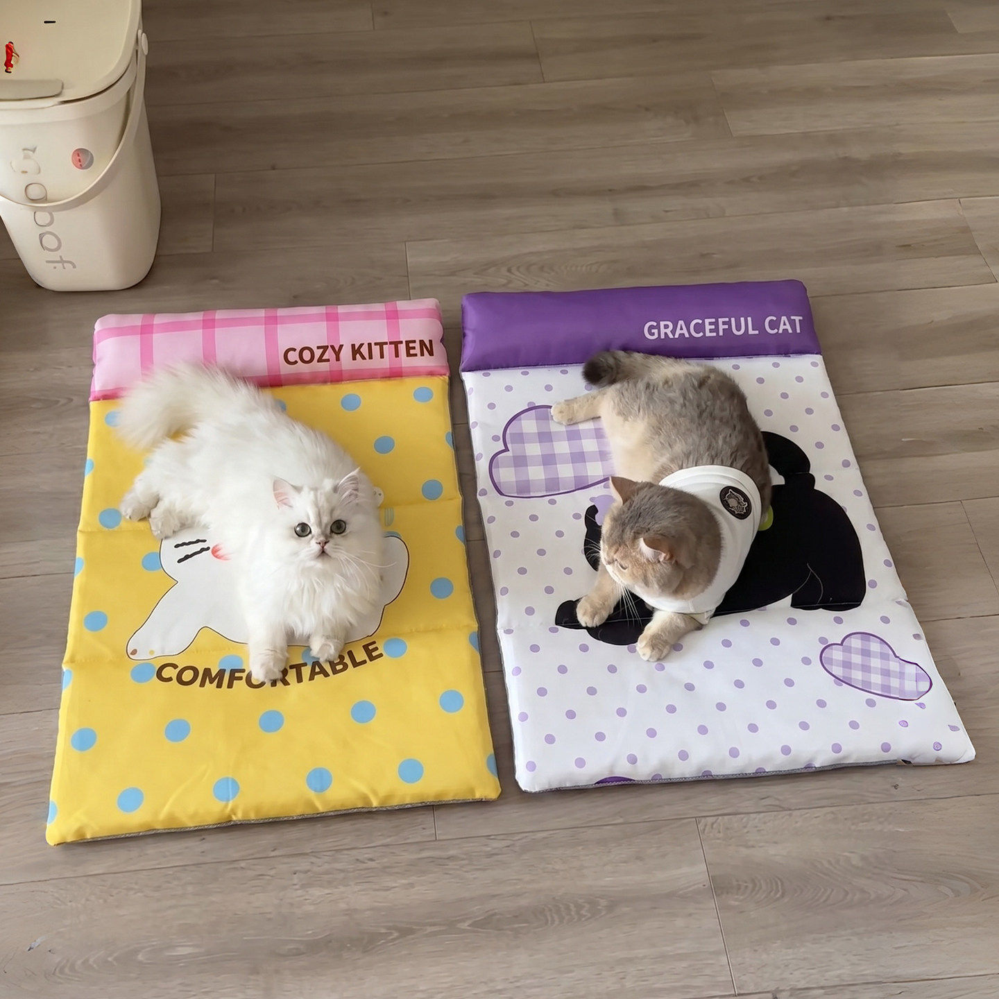 Self-Warming Calming Donut Bed - Image 5